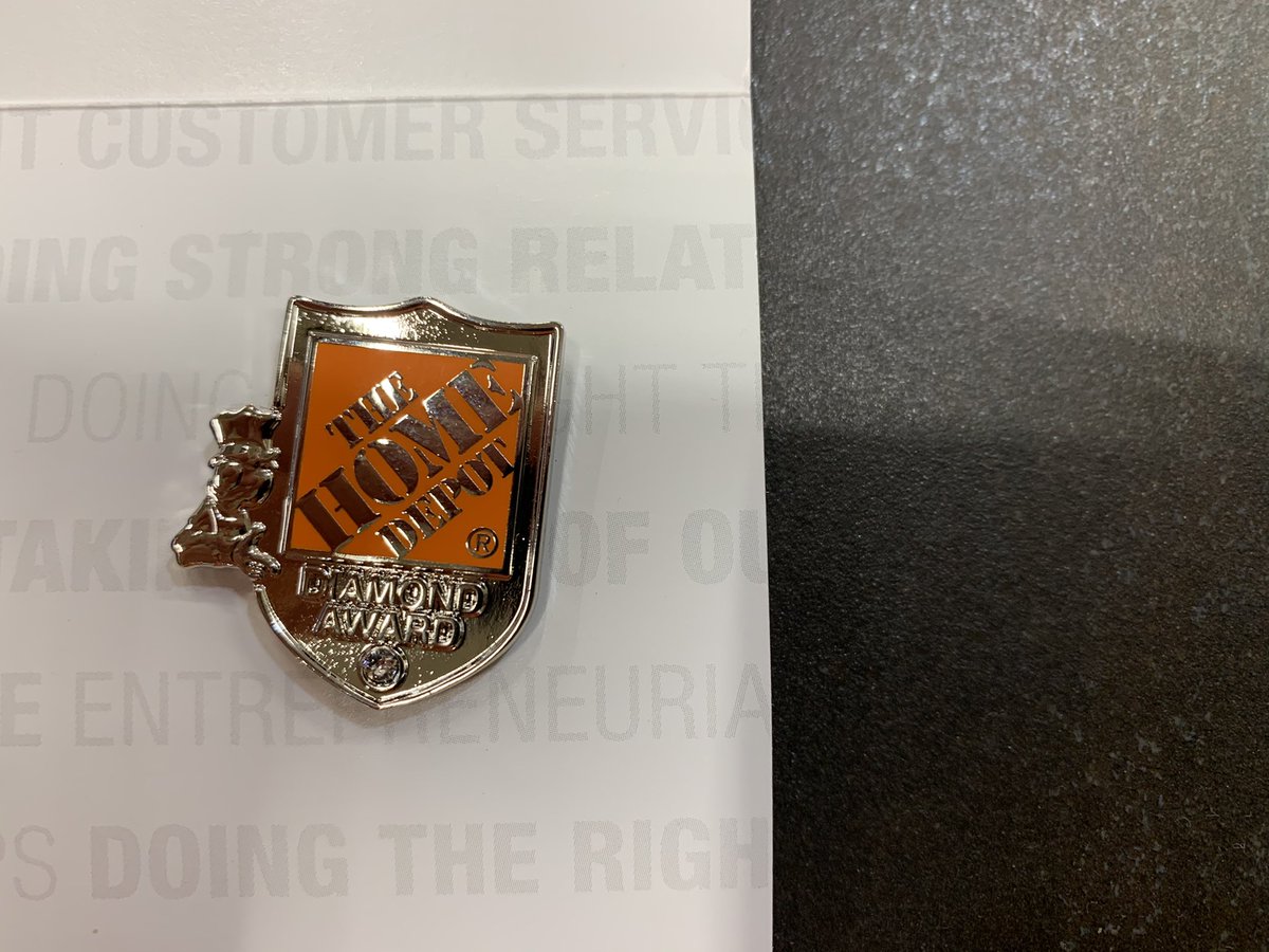 Very proud to be able to take time this Black Friday to present <a href="/JamieFo76217911/">Jamie Foster</a> with her DIAMOND award! A very well-deserved milestone for our ASDS rockstar!