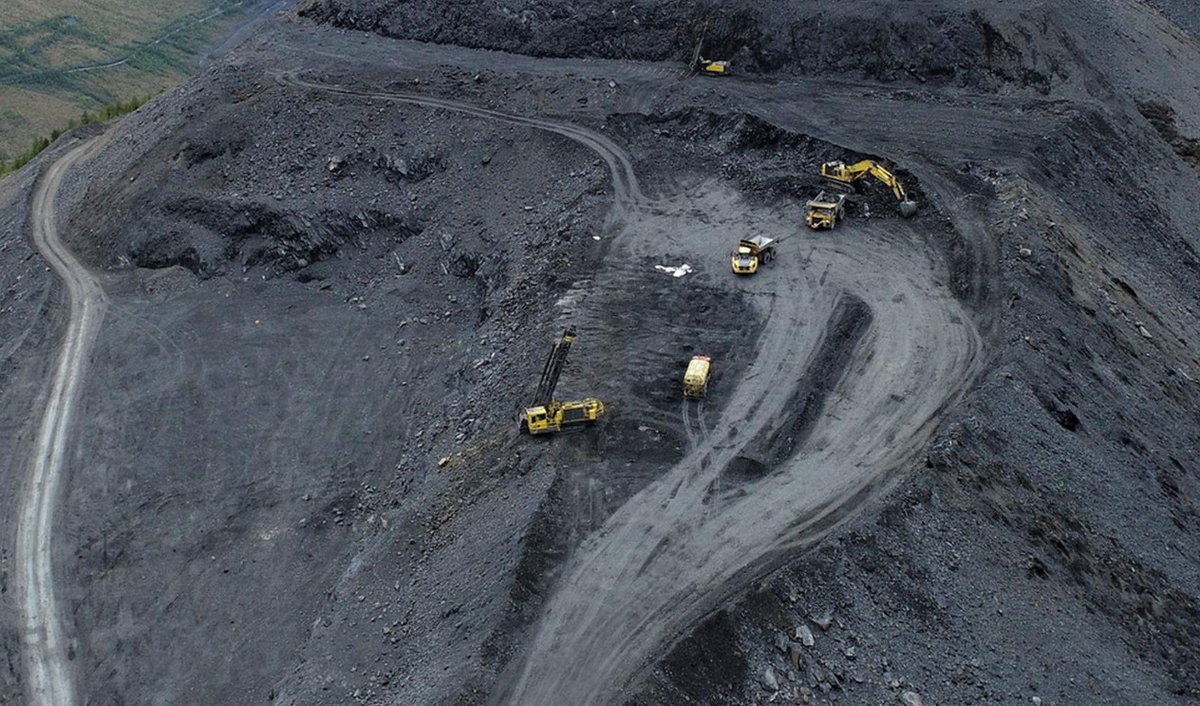 im_mining's tweet photo. #Polymetal's new #Nezhda gold mine in #Yakutia is installing Russia's 1st private 5G-ready network by end-2020 to facilitate fleet #automation, working with #telecomms major @MTS_IR & using @ericsson's #DedicatedNetworks tech #connectivity #futureofmining https://t.co/SJ5QEc6VoY https://t.co/PAF0Y0i0ZX