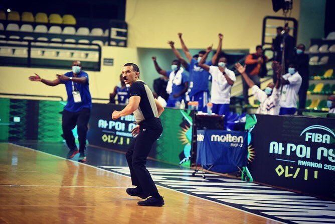 fcbbcaboverde's tweet photo. Cabo Verde 80 - Morocco 73
Top Game Performer | Group E
Ivan Almeida @ifalmeida 
26 points
10 rebounds 
3 assists 
1 steal
2 blocks 

 @jfalmeida85 @kevincoronel12_ @gomez64054106 @MendoncaFidel @jeff_xavier23 
@AfroBasket 

#MuralRibaLa🇨🇻#afrobasket #AfroBasket2021Q https://t.co/YhsL7CyqjQ