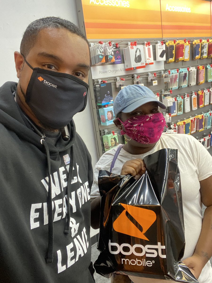 AustinSBE's tweet photo. #ChattanoogaStrong Talk about setting 🔥🔥 to the trail. #BoostPower #TopMidAtlantic #AllSmiles #MySquad https://t.co/9i42GDgyka