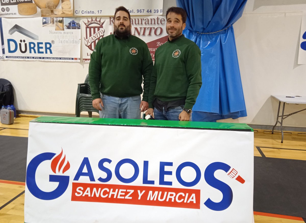 FGLaRoda's tweet photo. Antonio Javier Moya, y su fiel escudero Enrique, ya tienen la primera en LEB PLATA. 

Esa ya no se la quita nadie.

Ahora las esperanzas están puestas en la visita a Cornellá. Será este domingo. A partir de las 18.15h

@sanchezymurcia https://t.co/UTBgQ7Nw8G