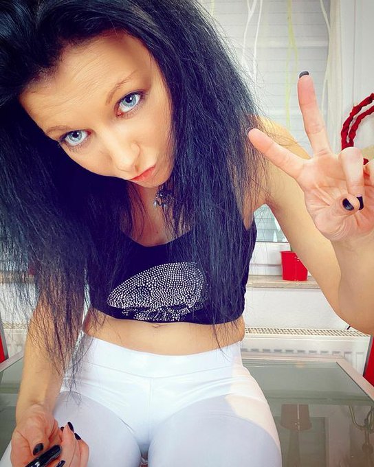 Watch Laila-Banx's leaked NSFW photo on TwXstars