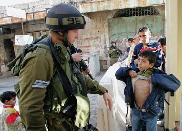 samcarrion18's tweet photo. El que justifique y sea un cómplice  del crimen de las fuerzas agresoras/ represoras de #Israel sobre el pueblo de #Palestine. Encarcelando y violentando a la niñez de nuestro hermano país; si es que existe un infierno, si es que existe justicia, deben ir a parar ahí. #PLOMO19 https://t.co/KcyD7RUuWi