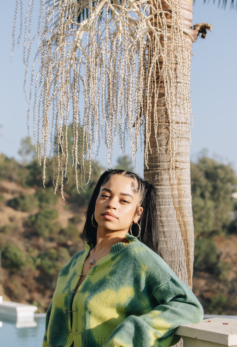 ellamai's tweet image. everyday serious.