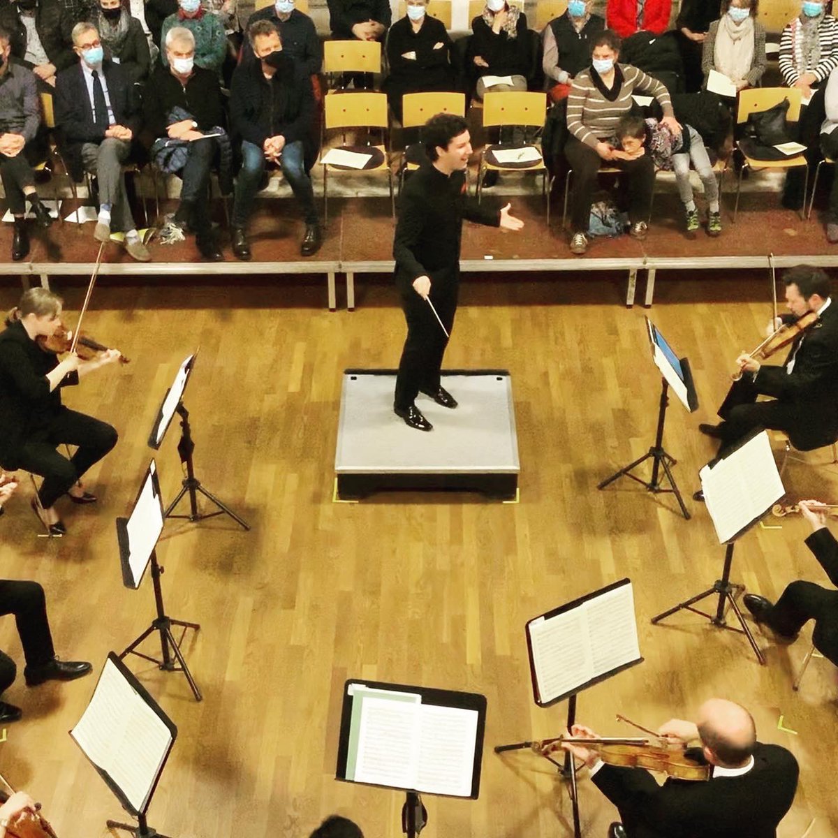 LaurentZufferey's tweet photo. So, that was probably the last chord of 2020. What a privilege it was to conduct for a live audience in these troubled times. Thank you so much @argoviaphil and @kuenstlerhaus_boswil for these amazing days !
.
.
.
.
#conductorslif #mozart #haffner #symphony #classicalmusic https://t.co/edSes8ZOkF