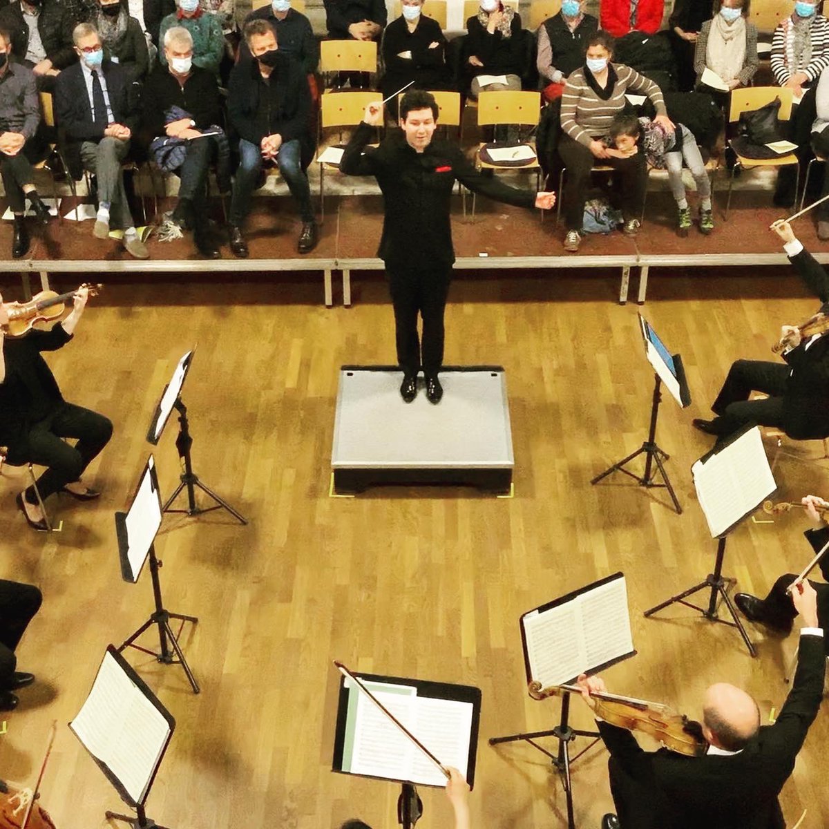 LaurentZufferey's tweet photo. So, that was probably the last chord of 2020. What a privilege it was to conduct for a live audience in these troubled times. Thank you so much @argoviaphil and @kuenstlerhaus_boswil for these amazing days !
.
.
.
.
#conductorslif #mozart #haffner #symphony #classicalmusic https://t.co/edSes8ZOkF