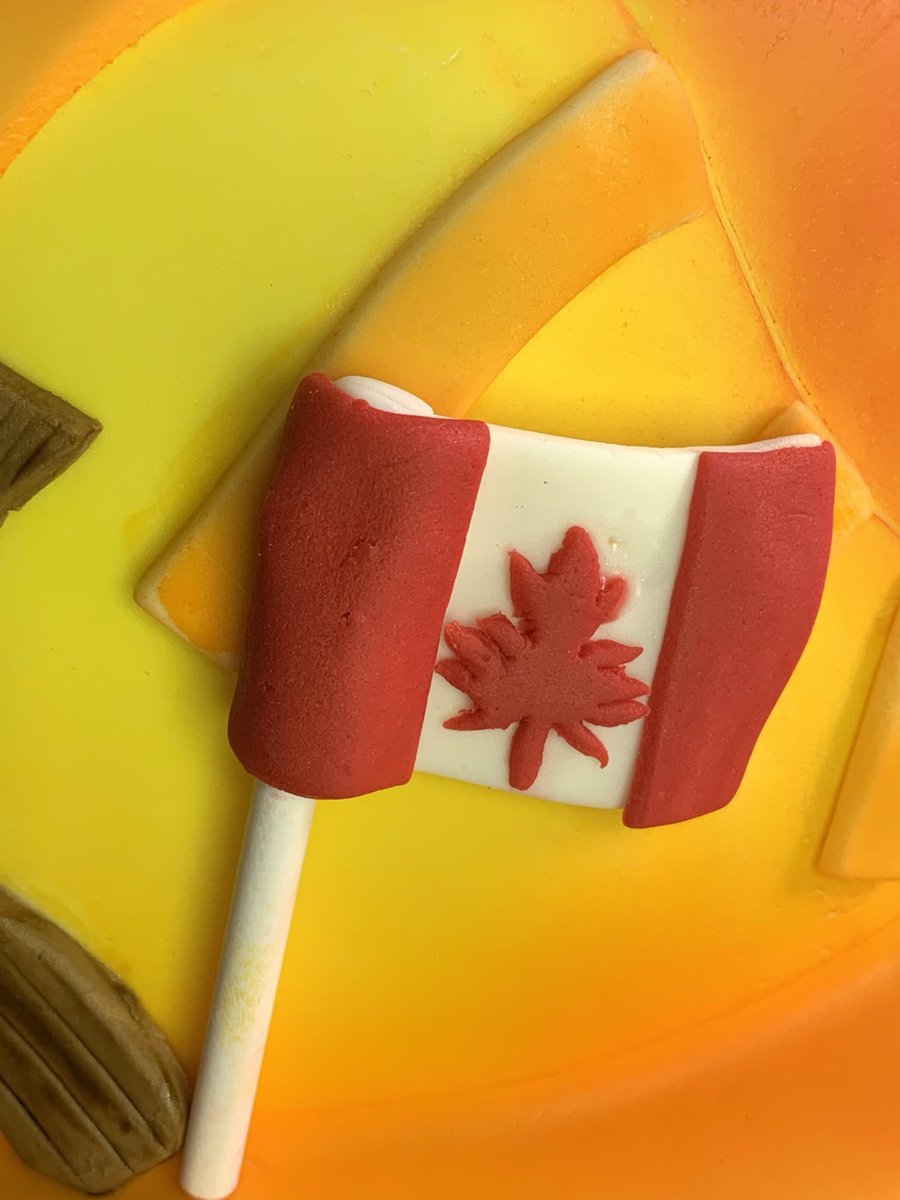 RachelCakessss's tweet photo. A special cake for the winner of the 2020 Canadian Sports Scientist of the year Award ! @PISEworld @ownthepodium @Camosun @canadiansport @TeamCanada #olympics #canadian #sportcake https://t.co/A4DkG6OdLY