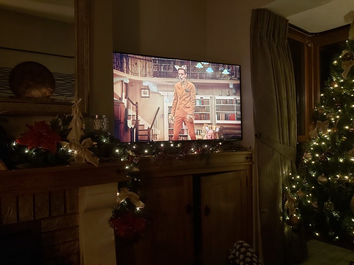 #latelatetoyshow well done on a super show, I've laughed and cried throughout so far. Well done Ryan and crew.