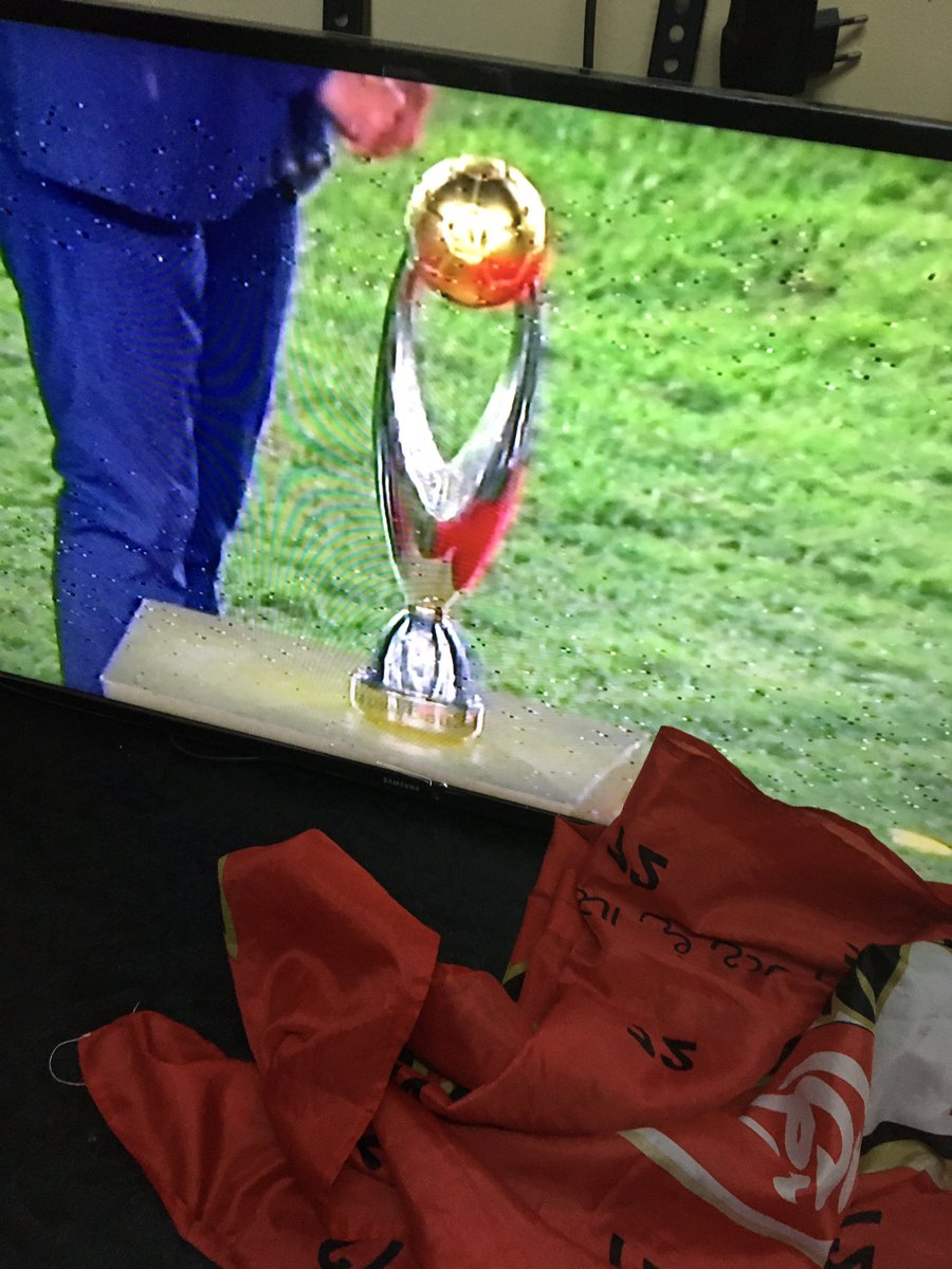 مبروك لنادى القرن الحقيقى 🦅♥️🥳
ًاهلاوى انا و الفخر ليا ♥️♥️هاردلك يا زمالك لعبت ماتش حلو جدا 👏🏻