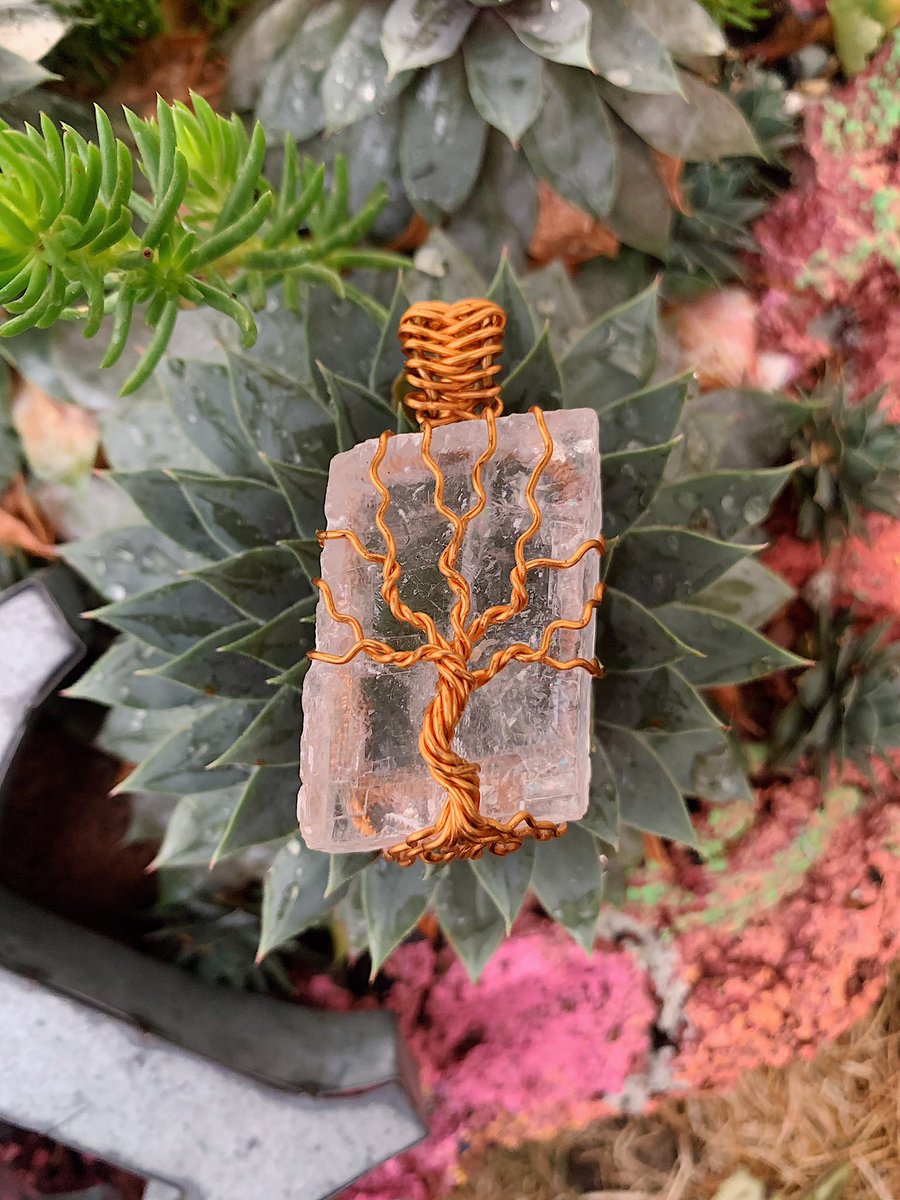 samcorbett13's tweet photo. ❕Update❕I have a ton of pendants available on my etsy shop!!🤍 They are all 30% off right now🎉❕🌈 click the link to shop:) #SupportSmallBusinesses #blackfridaysale https://t.co/NKciADDQCs https://t.co/FtReg7rW1v