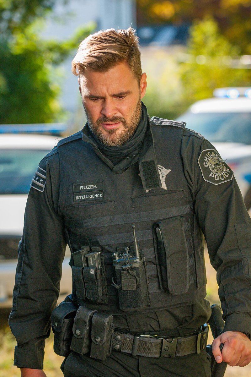 BurzekAlways's tweet photo. 40 days until #Burzek is back! 🤗 https://t.co/mzlrT4rniI