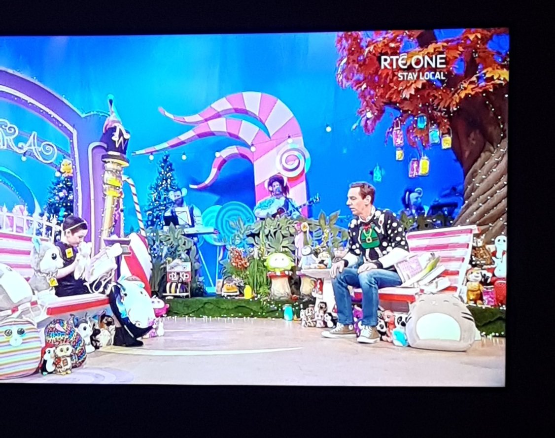 anthonyb2791's tweet photo. Forgetting covid, having a large slice of normality chilling with my Family, watching Ryan,the Fantastic Mr Fox, all his friends, especially all his brave little helpers ❤ @RTELateLateShow #latelatetoyshow #latelateshow #InItTogether https://t.co/QRuvGNZnhd