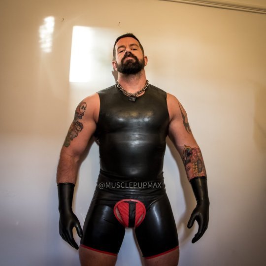 FrenchRubberGay tweet picture