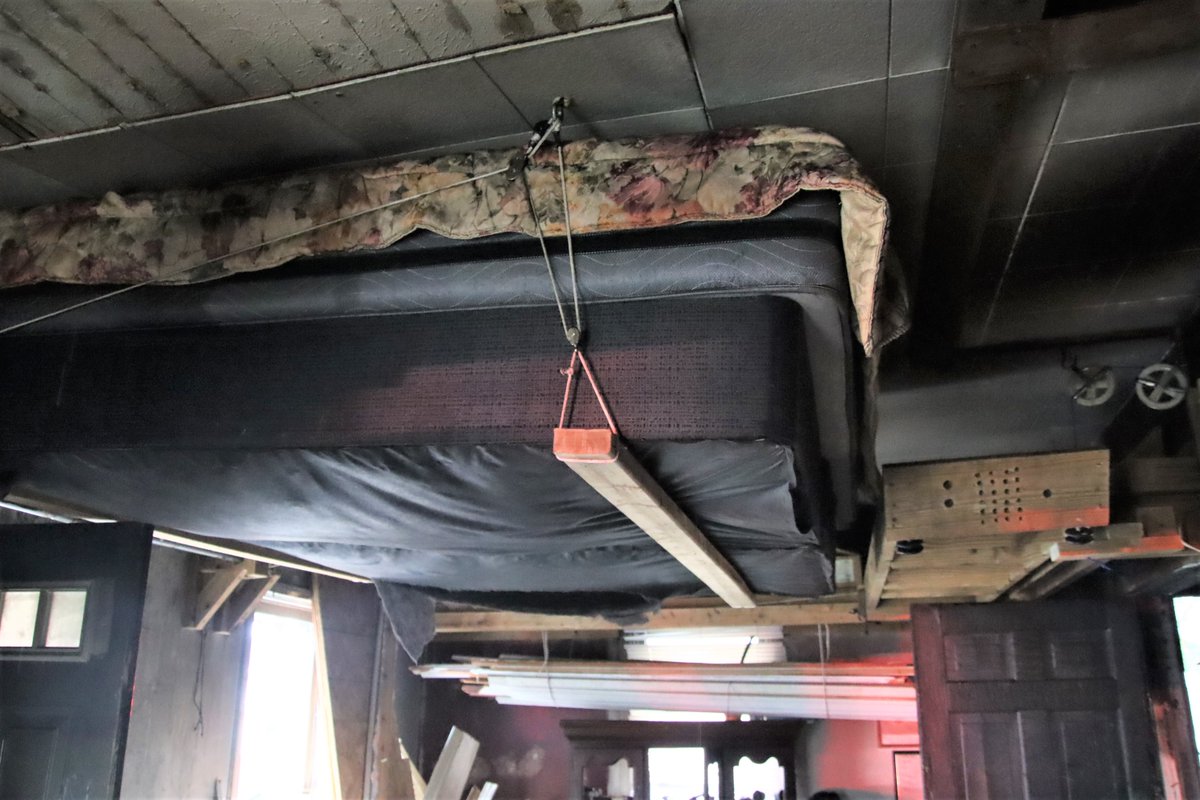 IFD_NEWS's tweet photo. FF entering a burning structure have no idea the dangers that lay in wait as layouts &amp; living spaces are unique to each. ✔️out this overhead danger for crews coming thru the front door. Had the 🔥 reached this room these contraptions would have failed &amp; caused critical injury. https://t.co/Xb47GECQX8