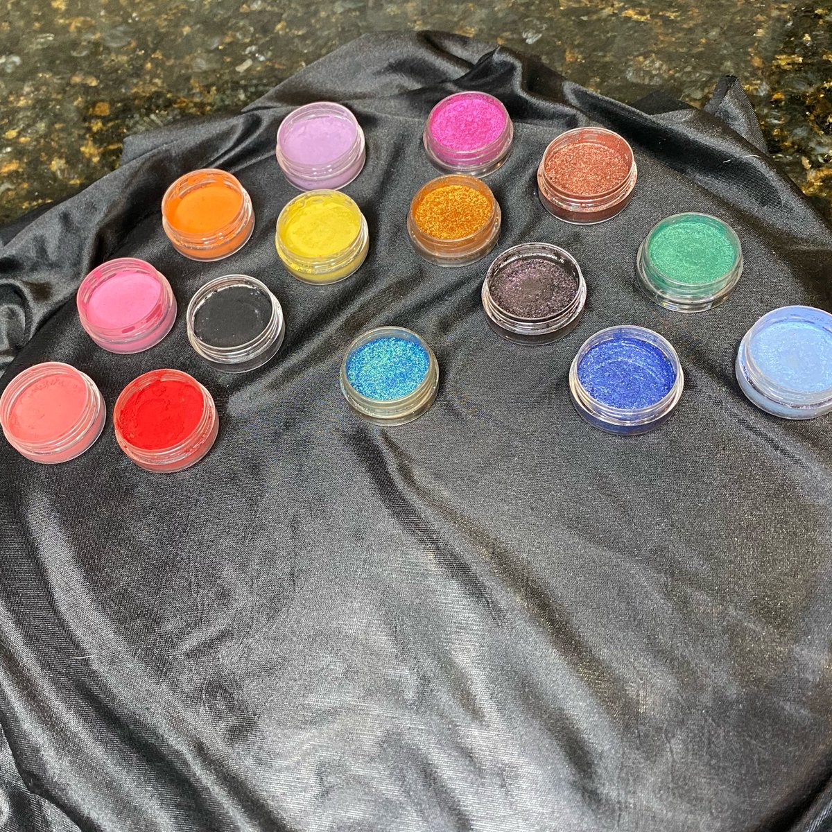 OneiroBeauty's tweet photo. Day 2 of our Black Friday Weekend is almost over! Just 6 HOURS LEFT to get 35% off ALL solo shadows, including Solar, Houdini, Gamma and Velvet! No code needed!

#oneirobeauty #fashion #ootd #makeup #art #selfie #style #eyeshadow #beauty #makeupartist #makeupideas #makeuptutorial https://t.co/DVFJIQDsnT