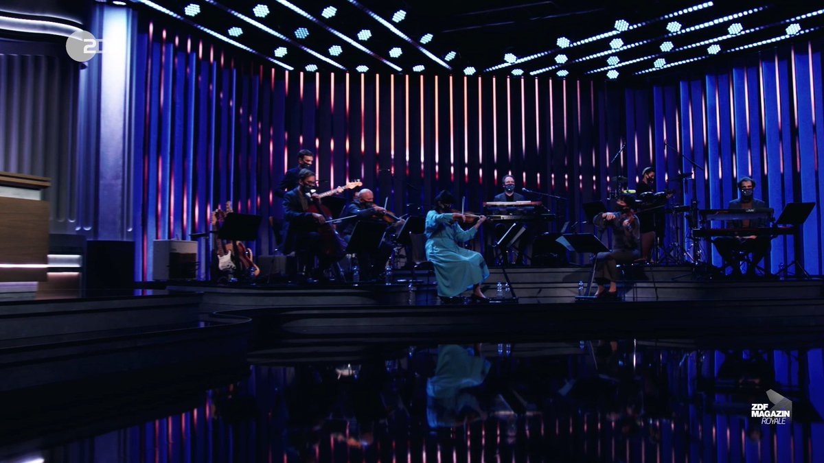 zdfmagazin's tweet photo. Show-Weltpremiere im Musical-Dome Zwickau!
“Jana aus Kassel – das Musical” aus der Feder von Musical-Legende Rolf Lloyd Webber! 
Morgen in Zwickau und heute bereits im #zdfmagazin mit dem @rtoehrenfeld! 
https://t.co/OMwMANT2iH https://t.co/l99wKvGJz8