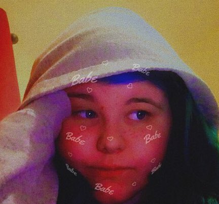 anna as newt scamander -awkward but smart in their own way-loves animals and creatures-human contact makes them nervous -witty