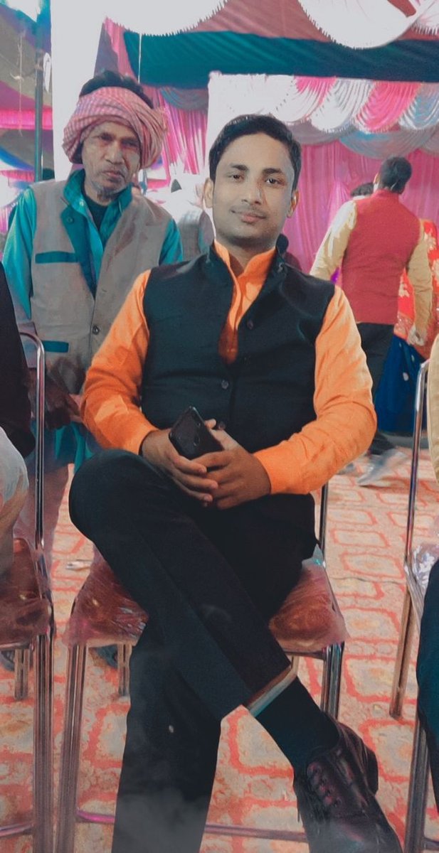 ishubhamkumarji's tweet photo. बोलना और प्रतिक्रिया
करना जरूरी है 
लेकिन
संयम और सभ्यता का
दामन नहीं छूटना चाहिये..!!

जिनका "स्वभाव" अच्छा होता है
उन्हें कभी "प्रभाव" दिखाने की जरूरत नहीं होती है......!! https://t.co/TvdqeHOPp6