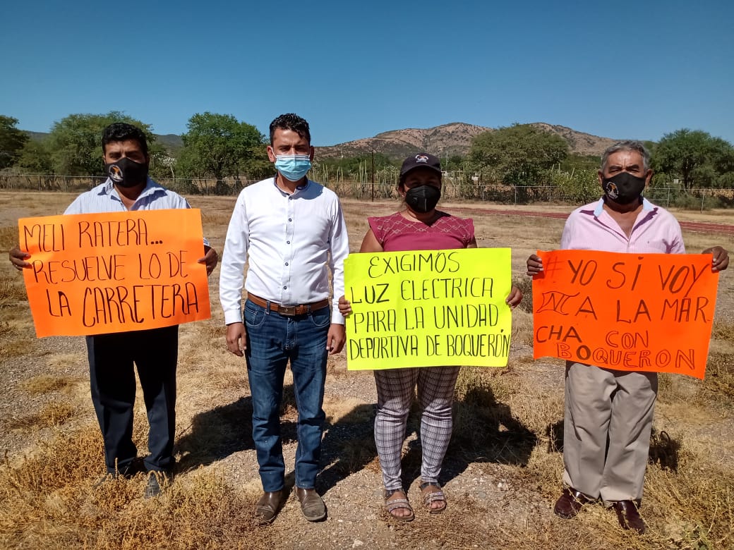 Lucymaharait1's tweet photo. #AcatlanSinObras sin agua potable, sin servicio de luz, sin carreteras dignas din nada todo el recurso solo es para su bolsillo meli nava miente miente y no da la cara.. https://t.co/k2Y0d1O08q