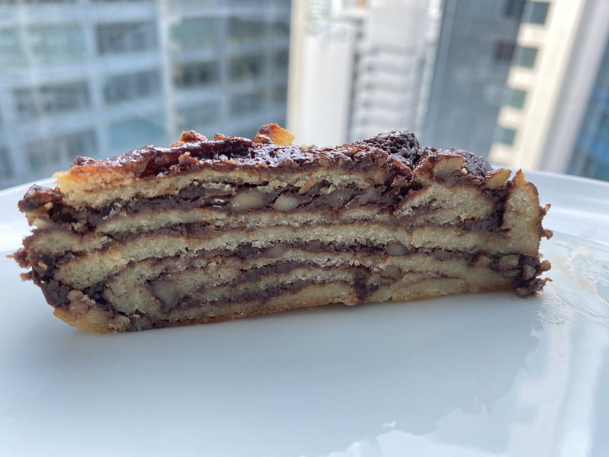 Yael_OT's tweet photo. Whoa can you believe this is #keto? Chocolate, walnuts and keto dough 🍫🍫🍫 deliciously good 😋 https://t.co/WEA5mEg4e0