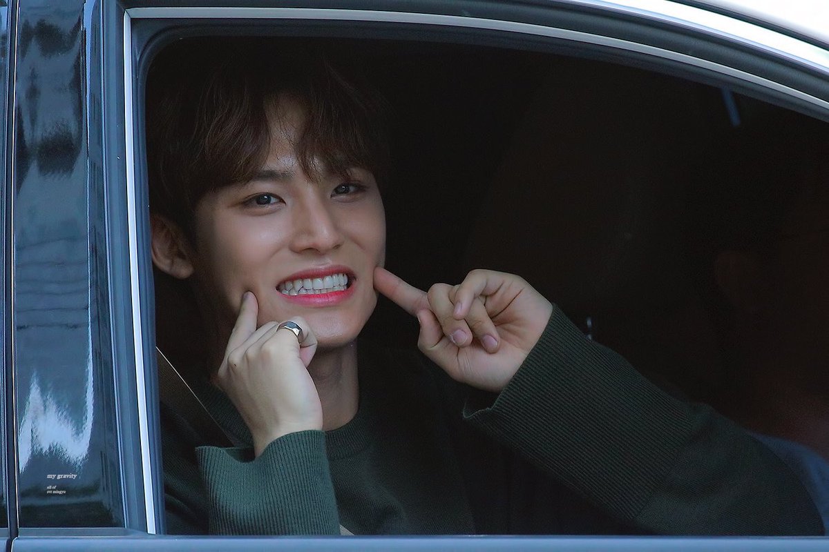 some pics of mingyu in the car a thread: