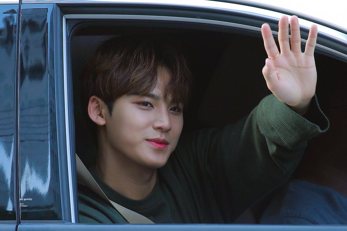 some pics of mingyu in the car a thread: