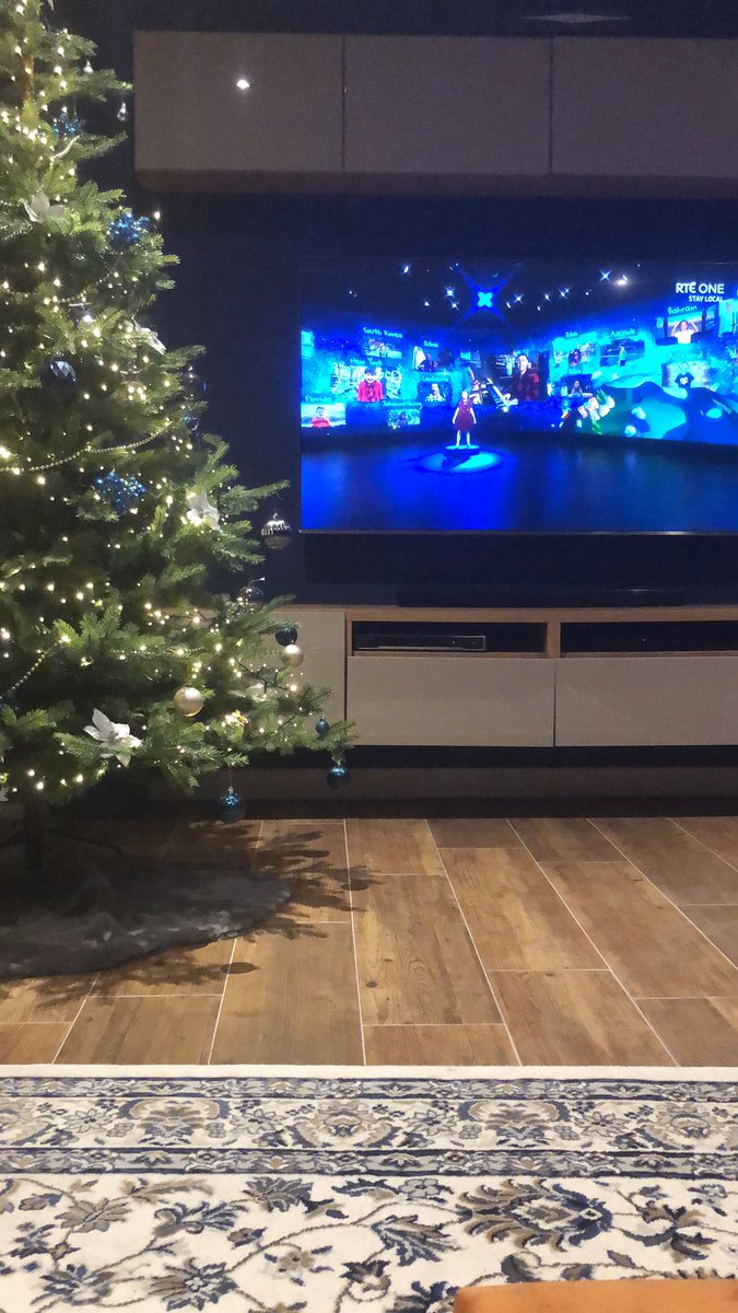 GracePrettyBird's tweet photo. Ah no you got me sobbing #LateLateToyShow so gorgeous. #rulemyworld https://t.co/ij5OADlxd6