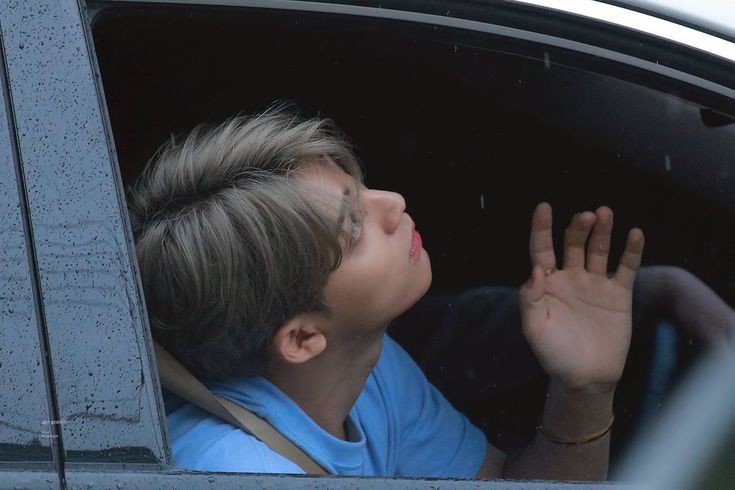 some pics of mingyu in the car a thread: