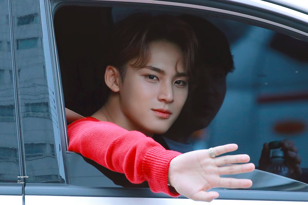 some pics of mingyu in the car a thread: