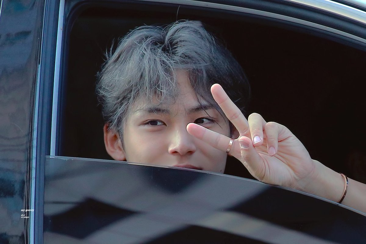 some pics of mingyu in the car a thread: