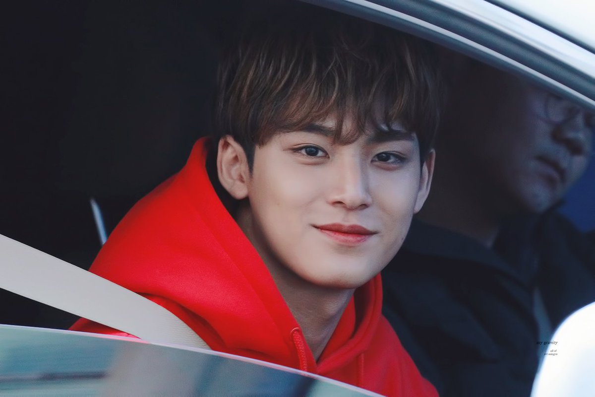 some pics of mingyu in the car a thread: