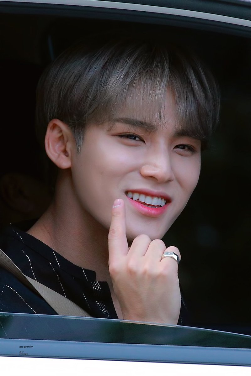 some pics of mingyu in the car a thread: