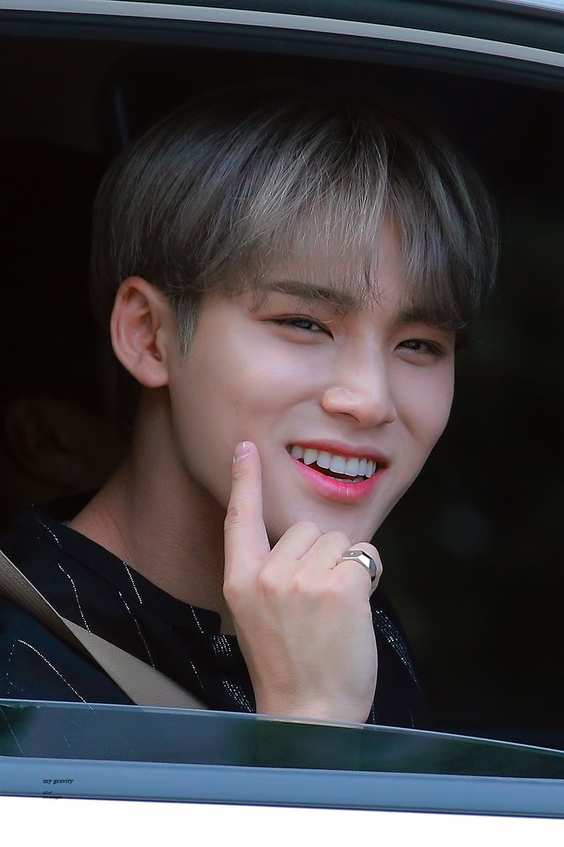 some pics of mingyu in the car a thread: