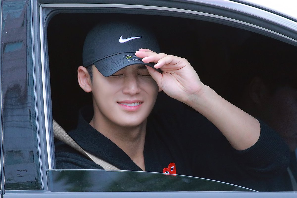some pics of mingyu in the car a thread:
