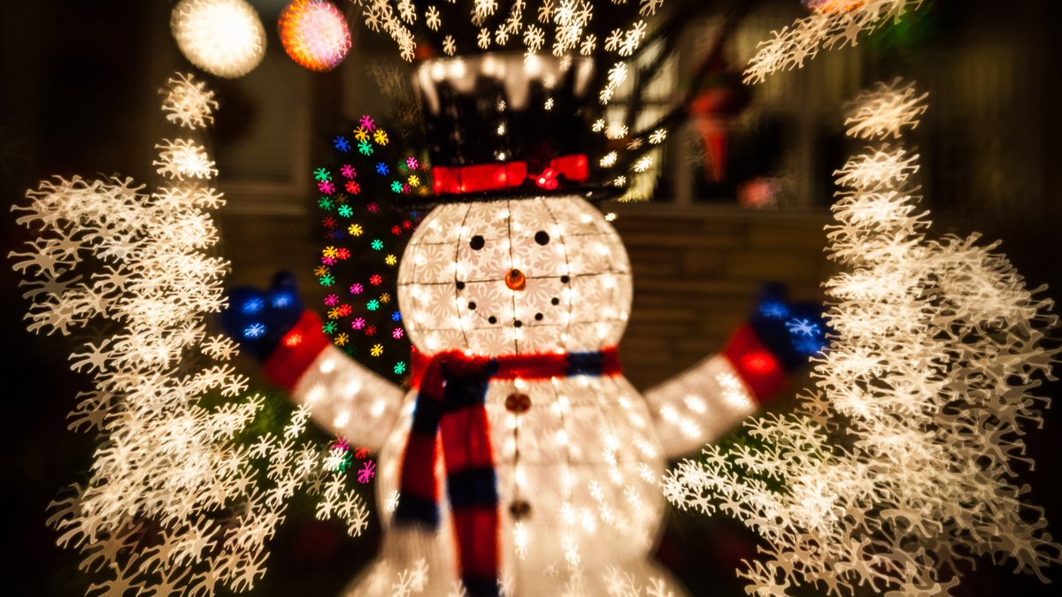 ChristmasIC's tweet photo. Show us your holiday creativity by tagging your social media photos #ChristmasIsntCanceled and @ChristmasIC for our Christmas Isn’t Canceled contest themes.

Theme One: Christmas House Decorating. Enter the contest for a chance to WIN Christmas prizes! https://t.co/3xsGt6LPex https://t.co/HneDkz7d8R