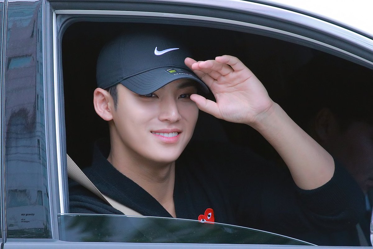 some pics of mingyu in the car a thread: