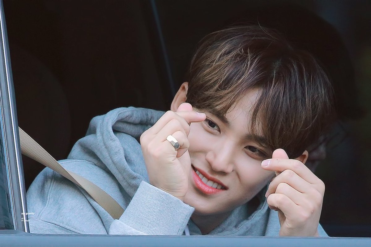 some pics of mingyu in the car a thread: