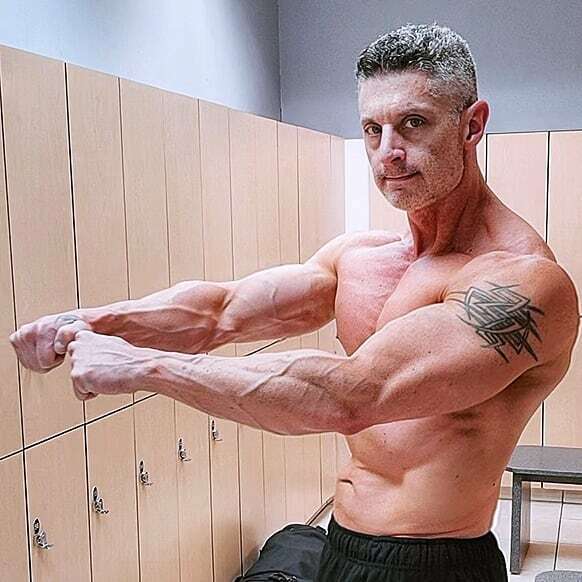 KetoingLife's tweet photo. Thanksgiving grub pump got me like 🎈.
.
I hope you all had a great holiday!
.
.
.
.
.
.
.
.
.
.
#ketoinglife #thanksgivingpump #glycogen #flexfriday #armgainz #armpump #physiquetraining #happyflexfriday https://t.co/zFleXpwuGh https://t.co/EG1FSaAIvy