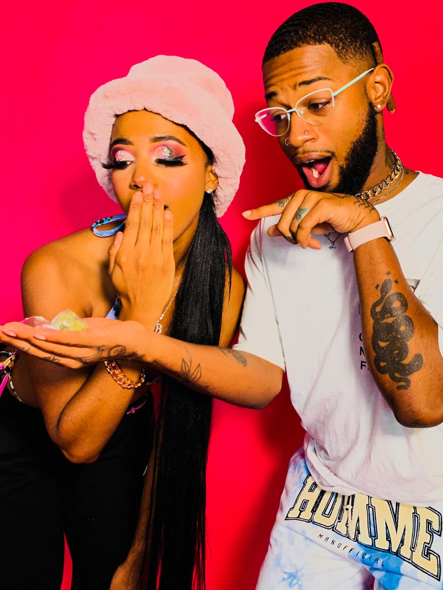 DEW888NE's tweet image. MEET STONER BARBIE &amp;amp; KEN! WOULD YOU LIKE TO MATCH W. THEM? 

STYLD BY | @DEWAYNEMOJI