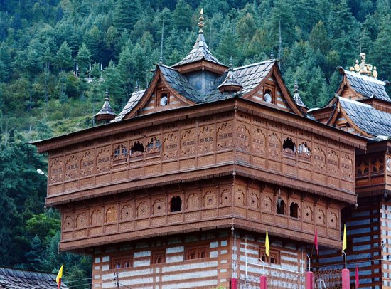 Kath-Kuni (India)Native to the highland regions of Himachal Pradesh and Uttarakhand. These structures are designed to be able to withstand damage from the regions frequent seismic activity. The style has been used to build homes, fortresses and Hindu temples.