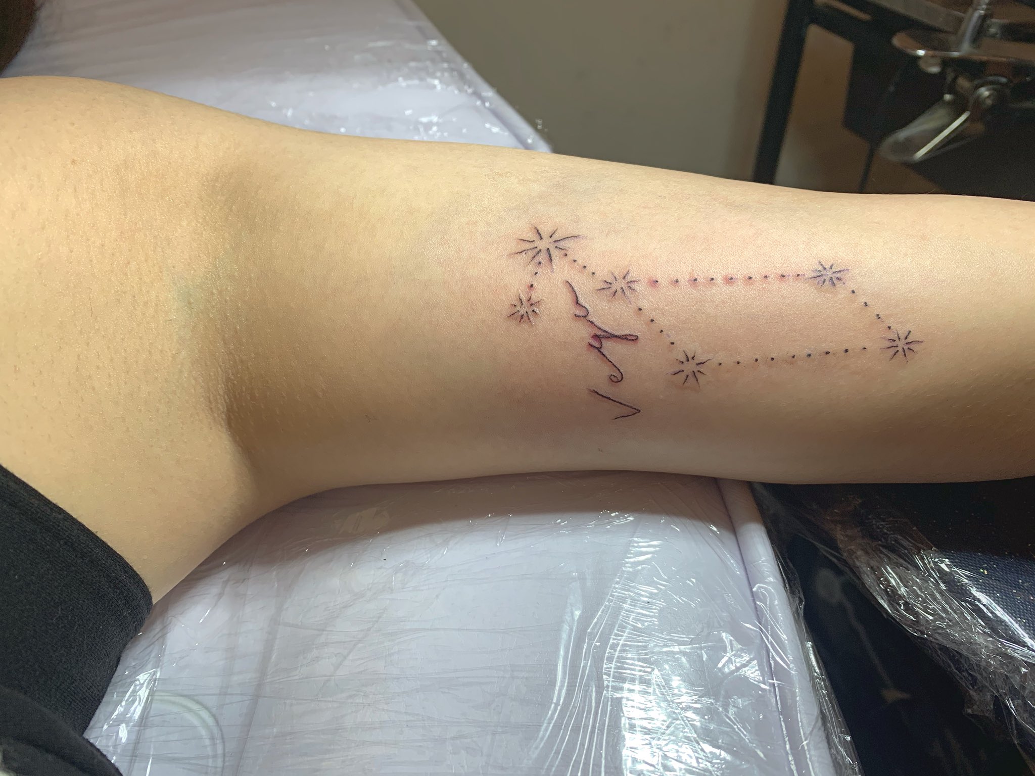 Twitter 上的 タトゥースタジオ La Perra Negra Tattoo By Aya こと座 Vega 今週末ご予約まだ空きがあります タトゥー女子 タトゥー タトゥーデザイン タトゥースタジオ タトゥーガール 東京タトゥー 刺青 いれずみ 星座タトゥー 東京 おしゃれ 女性彫り