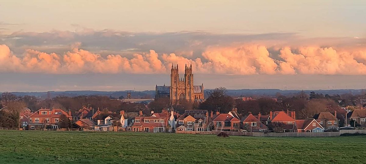 Beverley Minster 

#Beverley #Yorkshire #SecretYorkshire #Church #EastYorkshire #Sunset #MarketTown