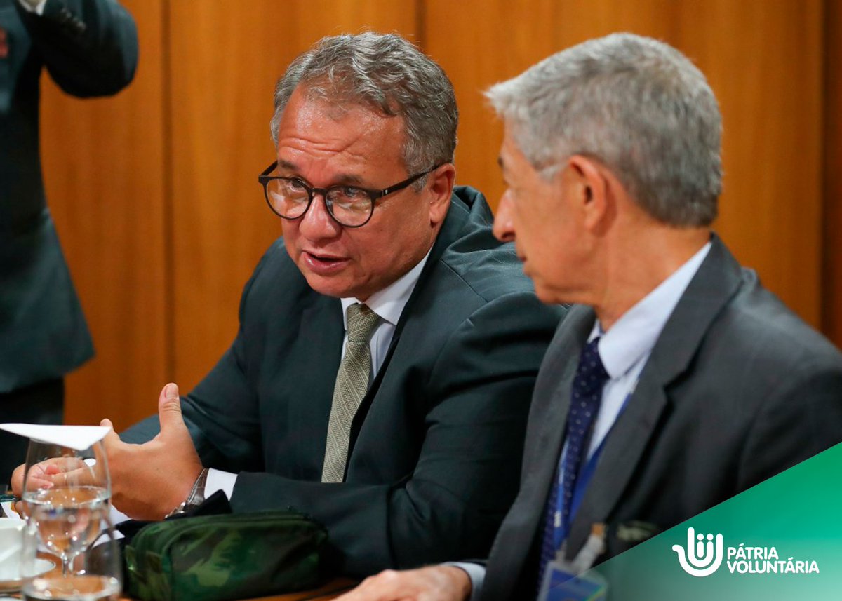 A presidente do Conselho do Programa Pátria Voluntária, a Primeira-Dama Michelle Bolsonaro, participou de reunião com o Comitê Plural da 24ª Surdolimpíada de Verão, que acontecerá pela primeira vez na América Latina e será sediada pelo Brasil, na cidade de Caxias do Sul (RS).