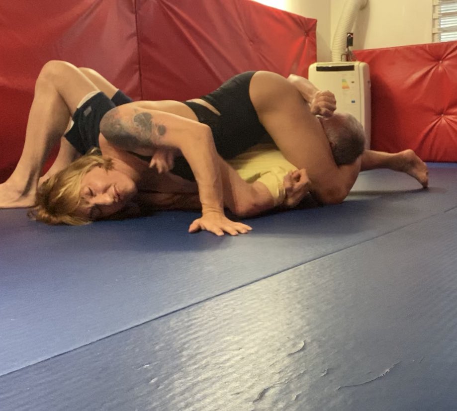 fighter_luna's tweet photo. Itโs guys like @GirlraiserRHS who are keeping #mixedwrestling alive. Thank you for today. #facesitfriday โฅ๏ธ https://t.co/hLgjKxZ8ch