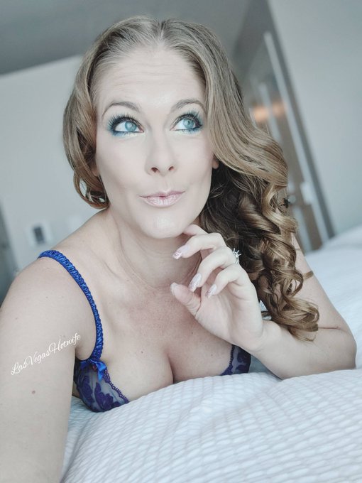 Living My Best Selfie Life 💋Wifey💋 https://t.co/yCfOJr4bla<a href="/tag/vegas"class="tags"><span>#vegas</span></a><a href="/tag/thursday"class="tags"><span>#thursday</span></a><a href="/tag/lasvegas"class="tags"><span>#lasvegas</span></a><a href="/tag/nightlife"class="tags"><span>#nightlife</span></a><a href="/tag/naughty"class="tags"><span>#naughty</span></a>