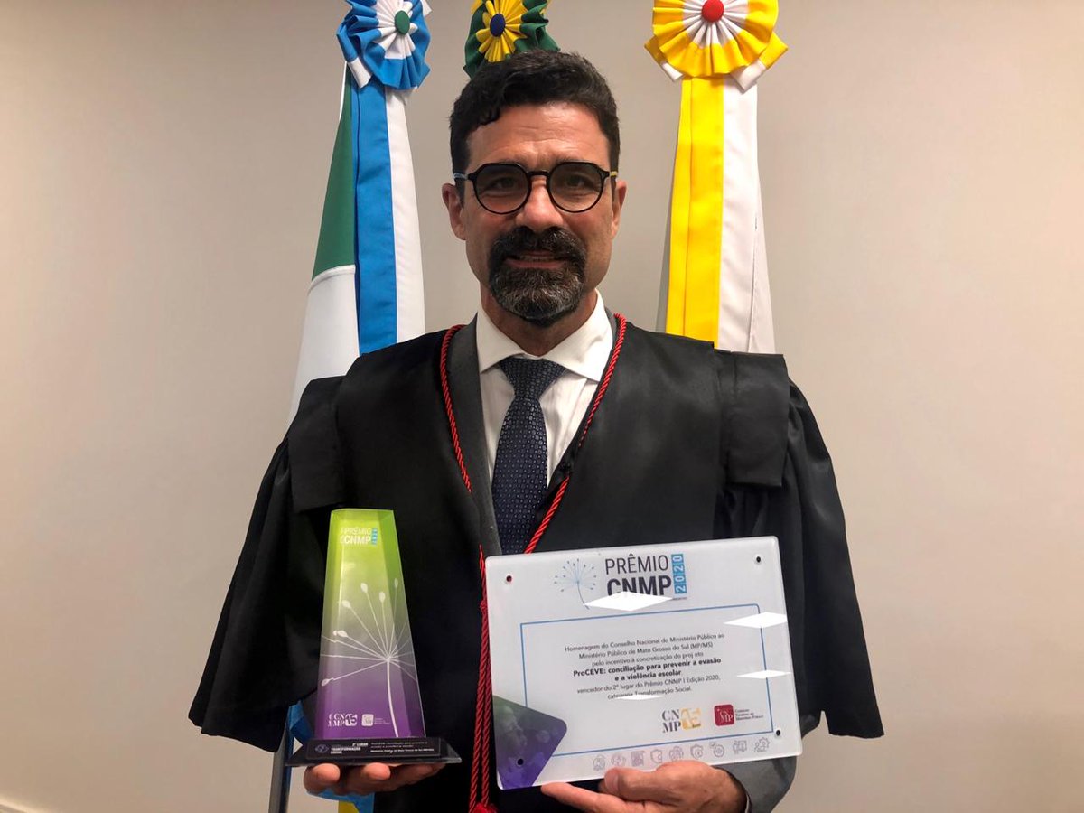 sergioharfouch's tweet photo. O ProCEVE levou o segundo lugar, na categoria Transformação Social, no Prêmio CNMP 2020. Sinto-me muito honrado ao ver o ProCEVE tornando-se referência nacional e contribuindo com a transformação do ambiente educacional e familiar. #premiocnmp2020 https://t.co/dDoDO8FNq1