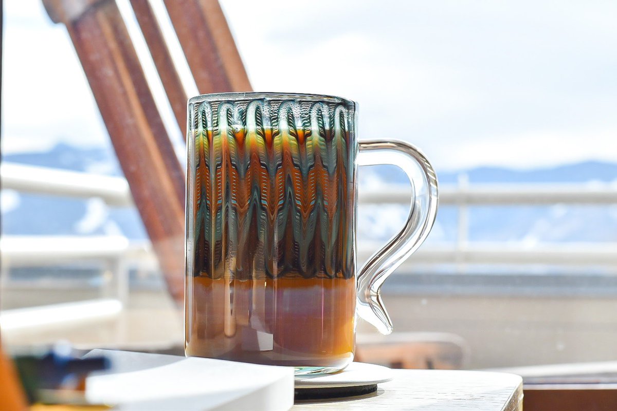 DrinkingVessels's tweet photo. @BabeTweets Mug life https://t.co/ZgzZqfUmqC