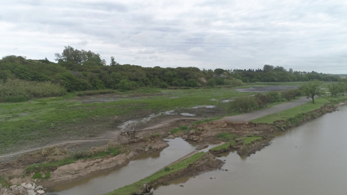 [ LOCAL ] ⭕️Comenzaron a reconstruit el camino del Parque Rafael de Aguiar con autorización judicial

diarioelinformante.com.ar/nota-59873_com…