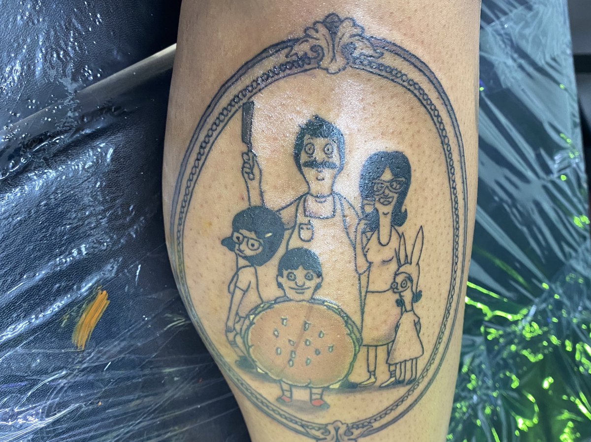 sunflowernique's tweet photo. i got a tattoo :-* https://t.co/jEbzDVyfDh