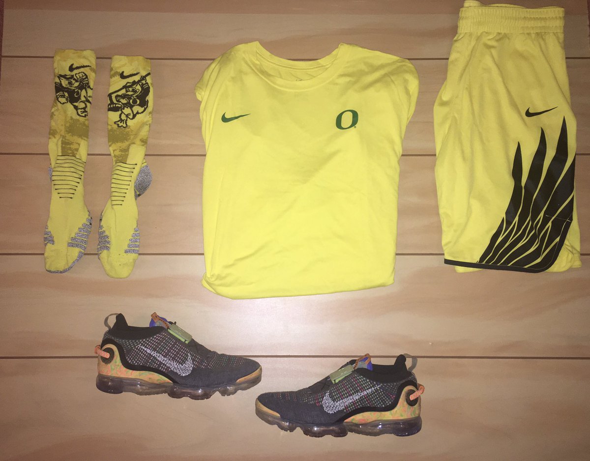 siracchapman's tweet photo. DUCKS Vs Beavers GAME DAY LAYOUT ‼️
@CoachBmac_ @georgewrighster
@stromio1 @BigBoi @spickett66
@DatGreenblatt @fatmacsmom @ConradicalOne @SportsChat503 @Jaredsawyer
#GoDucks | #ThrowTheO https://t.co/GtMg9dsesj